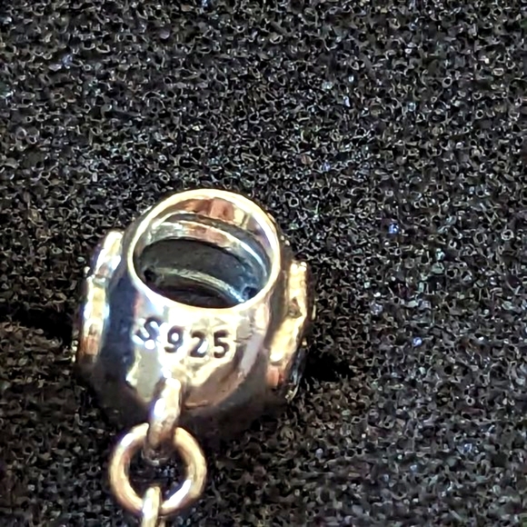 PANDORA - Disney, Heart of Mickey Safety Chain - Picture 7 of 13